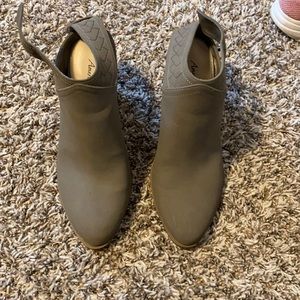 American Eagle wedges